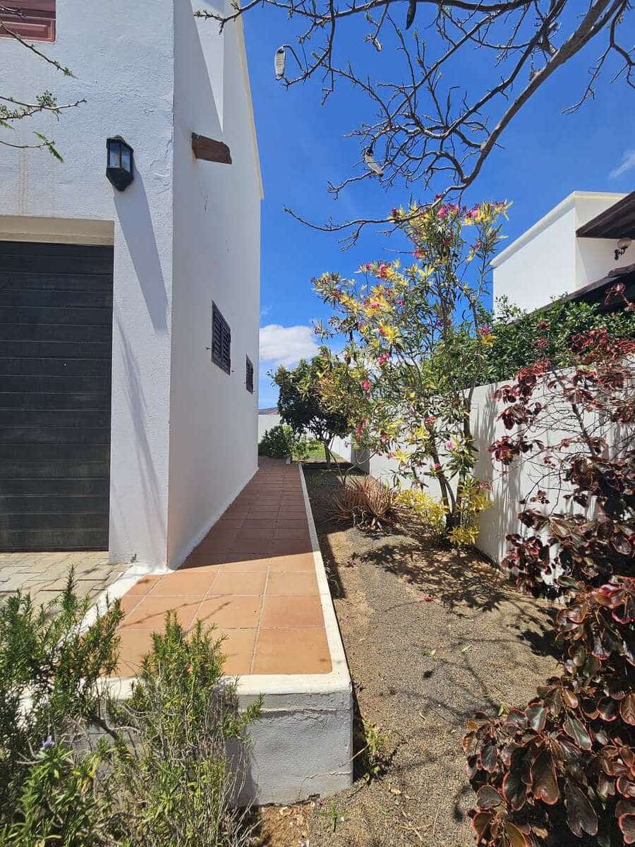 4 soveværelse Villa til salg i Tahiche med garage - € 499.000 (Ref: 8975598)