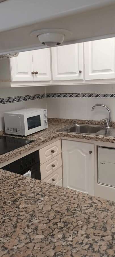 1 slaapkamer Appartement te koop in Costa Teguise met zwembad - € 180.000 (Ref: 8996459)