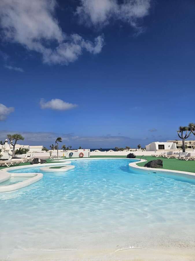 1 slaapkamer Appartement te koop in Costa Teguise met zwembad - € 180.000 (Ref: 8996459)