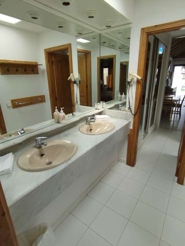 1 slaapkamer Appartement te koop in Costa Teguise, Teguise met zwembad - € 180.000 (Ref: 8996459)