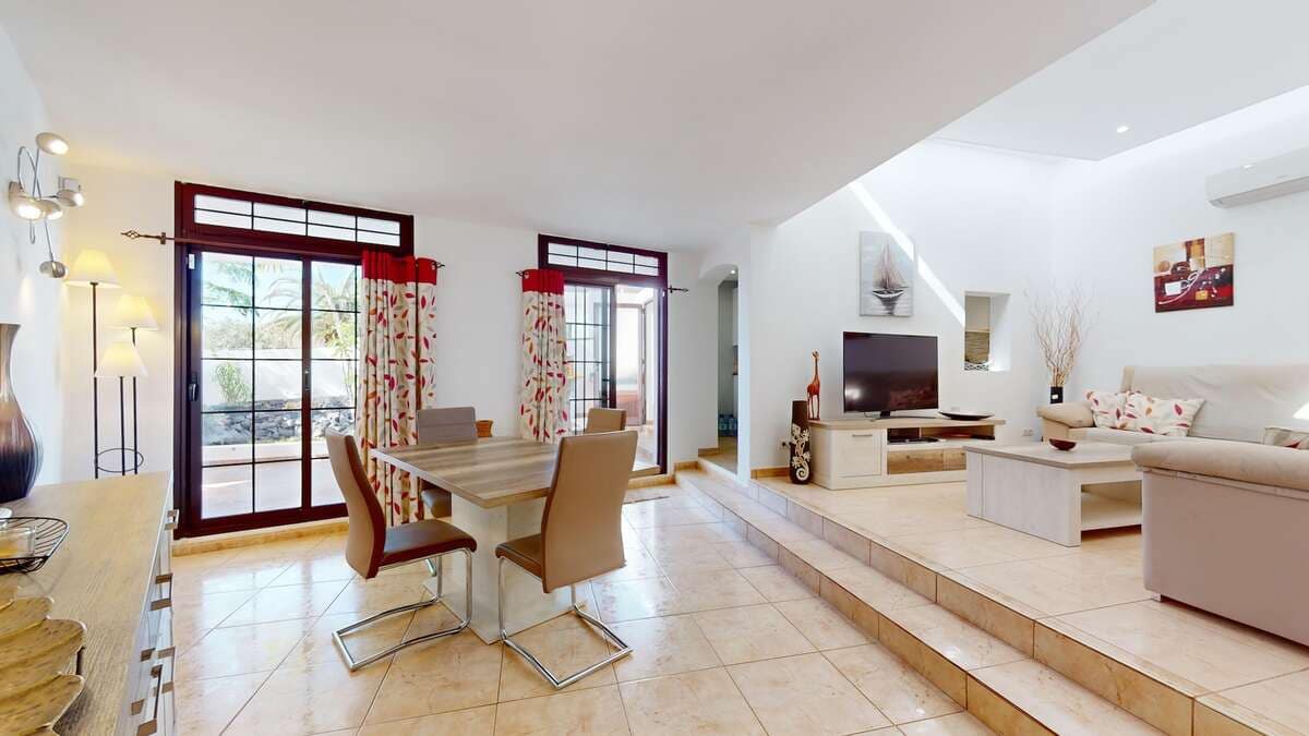 3 bedroom Finca/Country House for sale in Playa Blanca with pool garage - € 475,000 (Ref: 9109971)