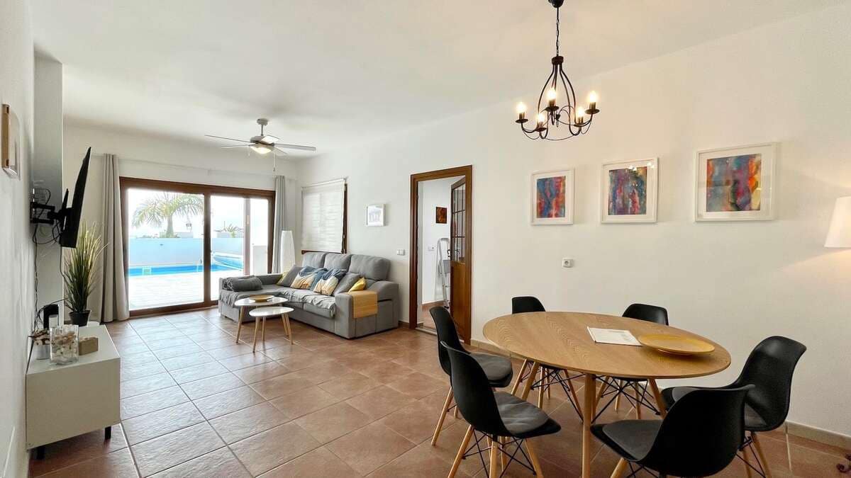 3 soveværelse Villa til salg i Playa Blanca med swimmingpool garage - € 549.000 (Ref: 9160725)