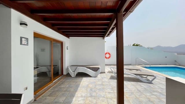 3 soveværelse Villa til salg i Playa Blanca, Yaiza med swimmingpool garage - € 549.000 (Ref: 9160725)