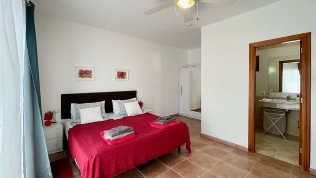 3 soveværelse Villa til salg i Playa Blanca, Yaiza med swimmingpool garage - € 549.000 (Ref: 9160725)