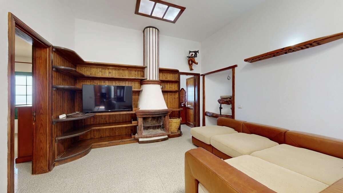 3 slaapkamer Villa te koop in Playa Blanca met garage - € 990.000 (Ref: 9246259)