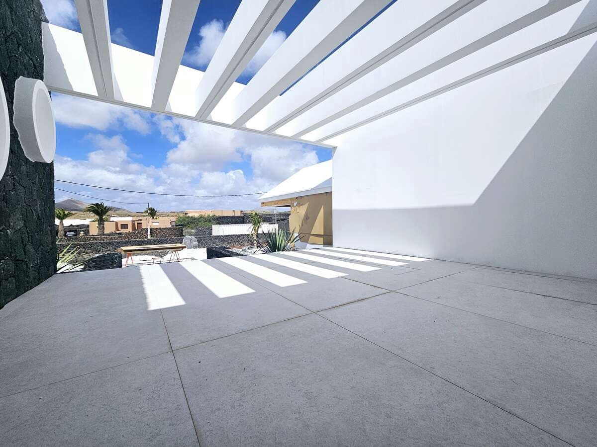 6 sovrum Villa till salu i Tahiche med pool garage - 2 200 000 € (Ref: 9275657)