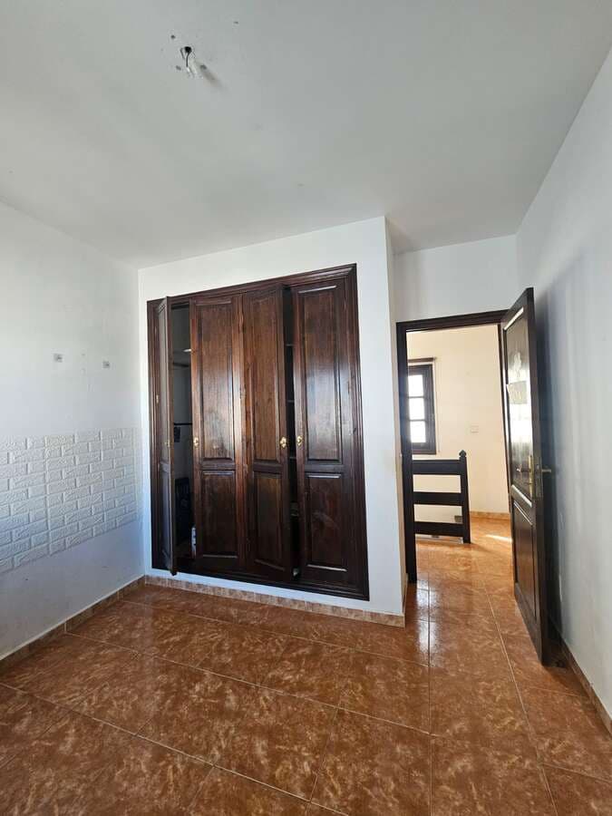 2 slaapkamer Halfvrijstaande villa te koop in Costa Teguise met garage - € 270.000 (Ref: 9429407)