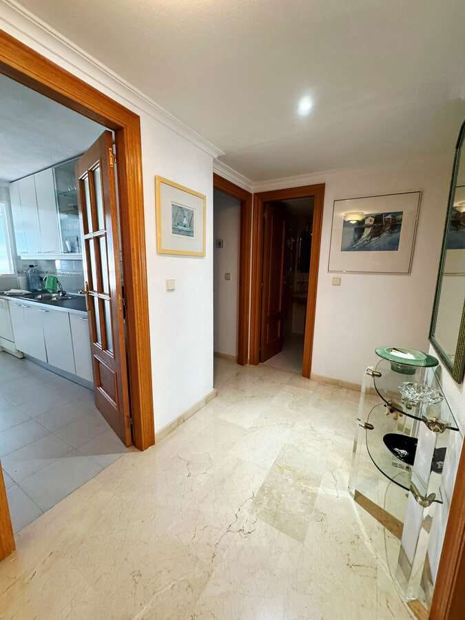 2 quarto Apartamento para venda em Playa de San Juan com garagem - 790 000 € (Ref: 9453050)