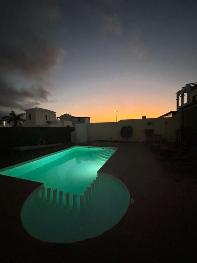 3 makuuhuone Huvila myytävänä paikassa Playa Blanca mukana uima-altaan 
autotalli - 599 000 € (Ref: 9654535)