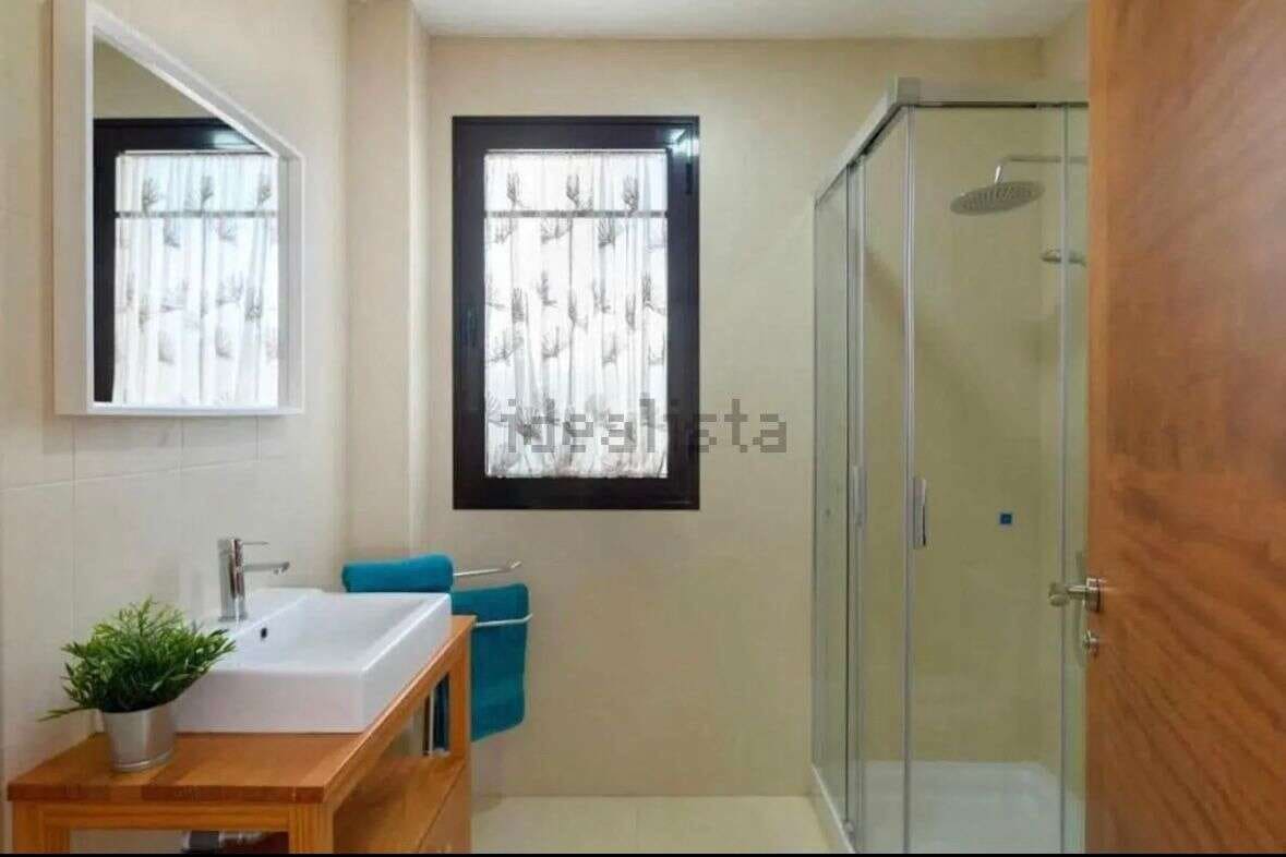 3 makuuhuone Huvila myytävänä paikassa Playa Blanca mukana uima-altaan 
autotalli - 599 000 € (Ref: 9654535)