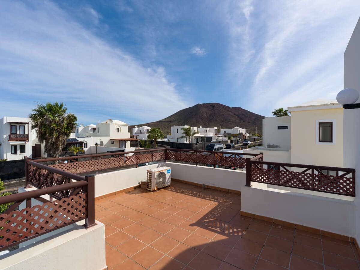 3 makuuhuone Huvila myytävänä paikassa Playa Blanca mukana uima-altaan 
autotalli - 599 000 € (Ref: 9654535)