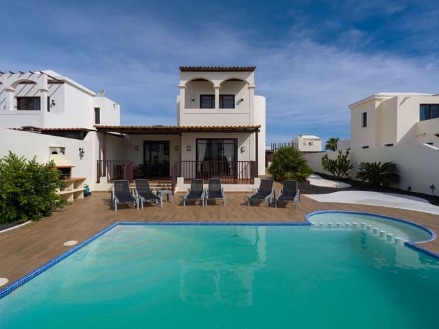 3 Zimmer Villa zu verkaufen in Playa Blanca, Yaiza mit Pool Garage - 589.000 € (Ref: 9654535)