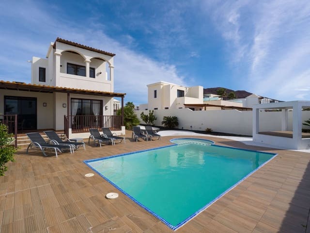 3 Zimmer Villa zu verkaufen in Playa Blanca, Yaiza mit Pool Garage - 589.000 € (Ref: 9654535)