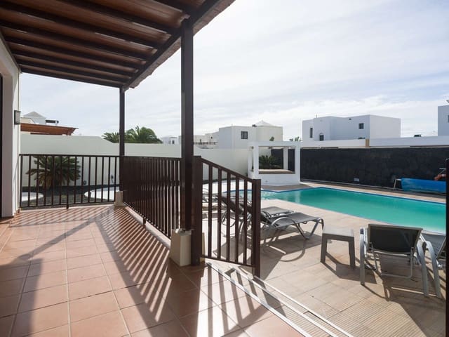 3 Zimmer Villa zu verkaufen in Playa Blanca, Yaiza mit Pool Garage - 589.000 € (Ref: 9654535)