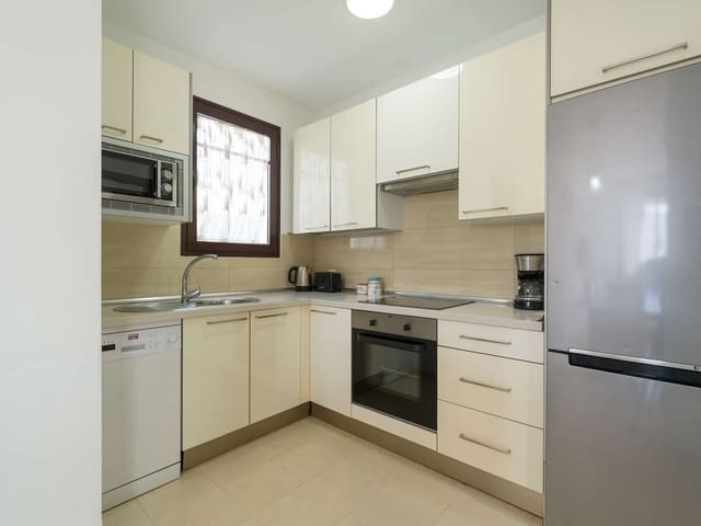 3 Zimmer Villa zu verkaufen in Playa Blanca, Yaiza mit Pool Garage - 589.000 € (Ref: 9654535)