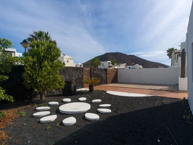3 Zimmer Villa zu verkaufen in Playa Blanca, Yaiza mit Pool Garage - 589.000 € (Ref: 9654535)
