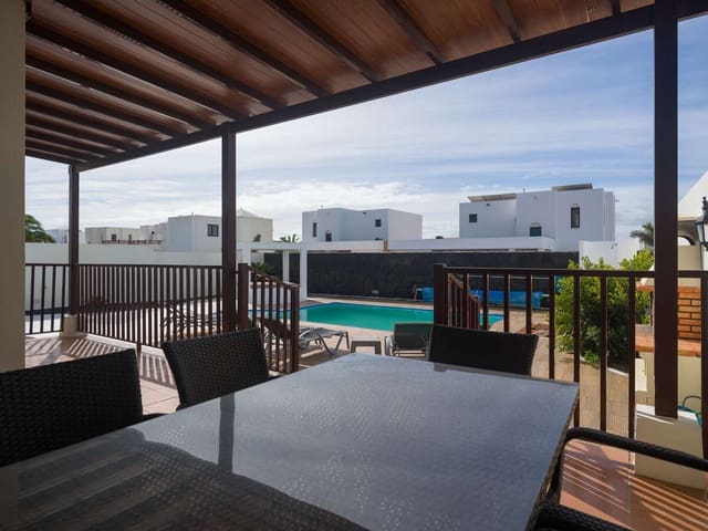 3 Zimmer Villa zu verkaufen in Playa Blanca, Yaiza mit Pool Garage - 589.000 € (Ref: 9654535)