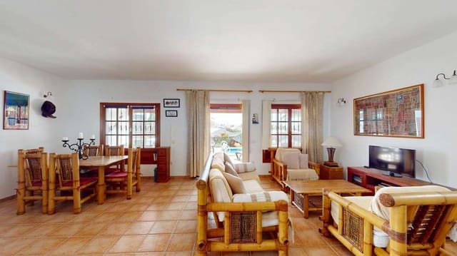 2 quarto Moradia para venda em Playa Blanca, Yaiza com piscina - 475 000 € (Ref: 9747510)