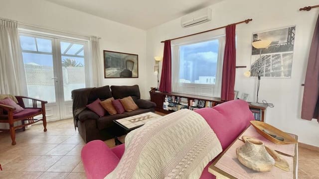 3 soveværelse Villa til salg i Las Brenas, Yaiza - € 590.000 (Ref: 9751522)