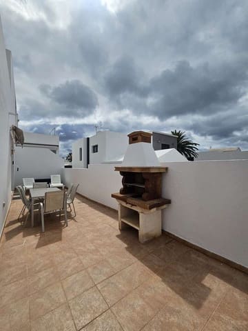 3 quarto Moradia Geminada para arrendar em Playa del Cable, Arrecife com garagem - 2 300 € (Ref: 9807442)