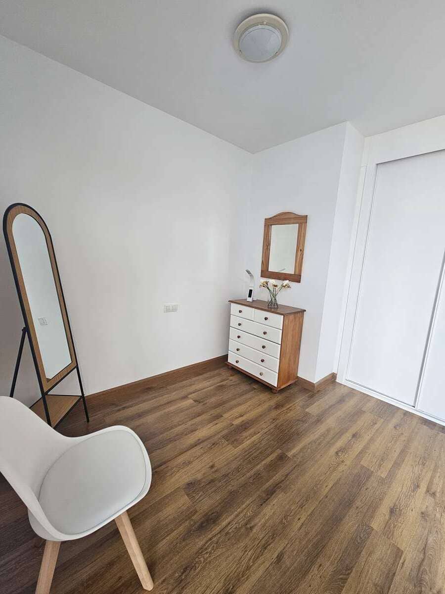 Pareado de 3 habitaciones en Playa del Cable en alquiler con garaje - 2.300 € (Ref: 9807442)