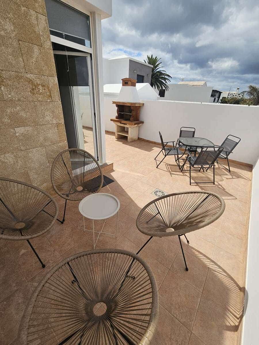 3 bedroom Semi-detached Villa for rent in Playa del Cable with garage - € 2,300 (Ref: 9807442)