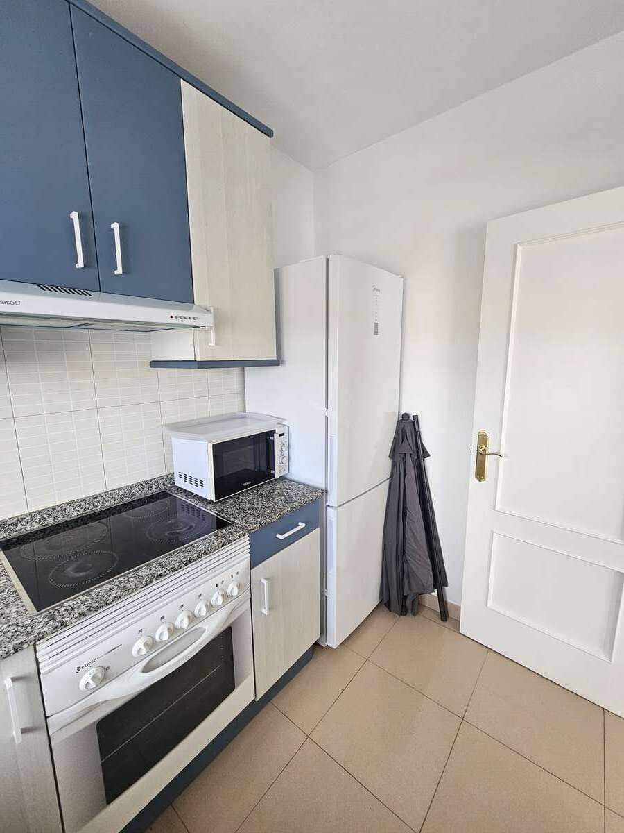 3 bedroom Semi-detached Villa for rent in Playa del Cable with garage - € 2,300 (Ref: 9807442)