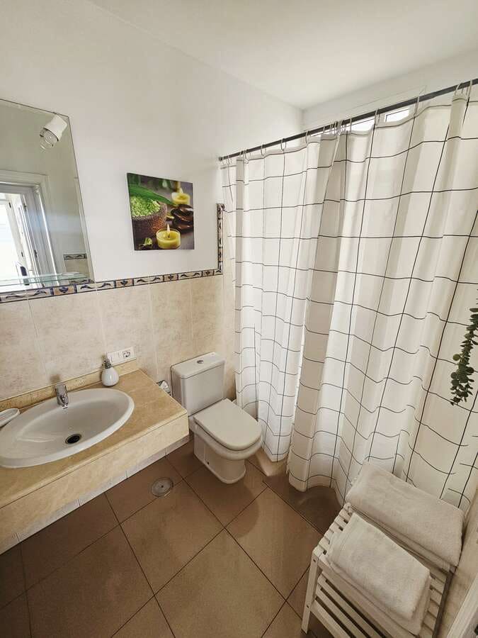 3 bedroom Semi-detached Villa for rent in Playa del Cable with garage - € 2,300 (Ref: 9807442)