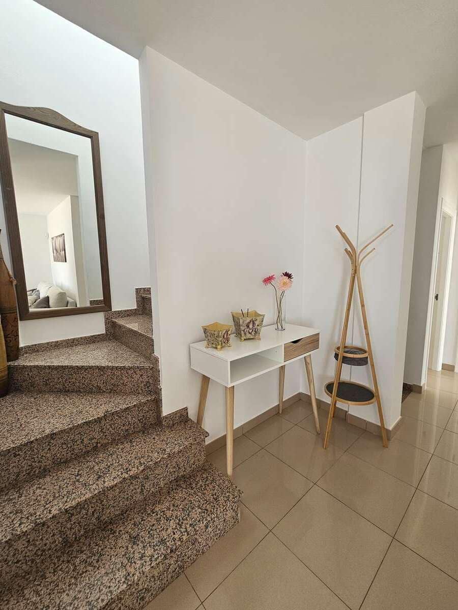 3 bedroom Semi-detached Villa for rent in Playa del Cable with garage - € 2,300 (Ref: 9807442)