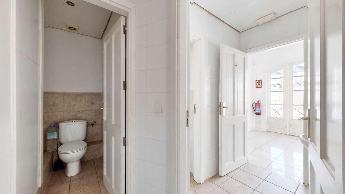 Commercial for sale in Playa Blanca - € 320,000 (Ref: 9824575)