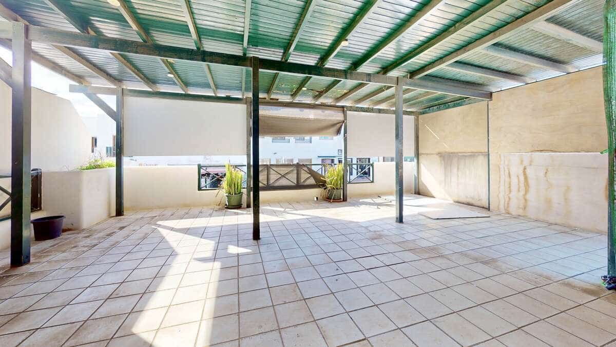 Commercial for sale in Playa Blanca - € 320,000 (Ref: 9824575)