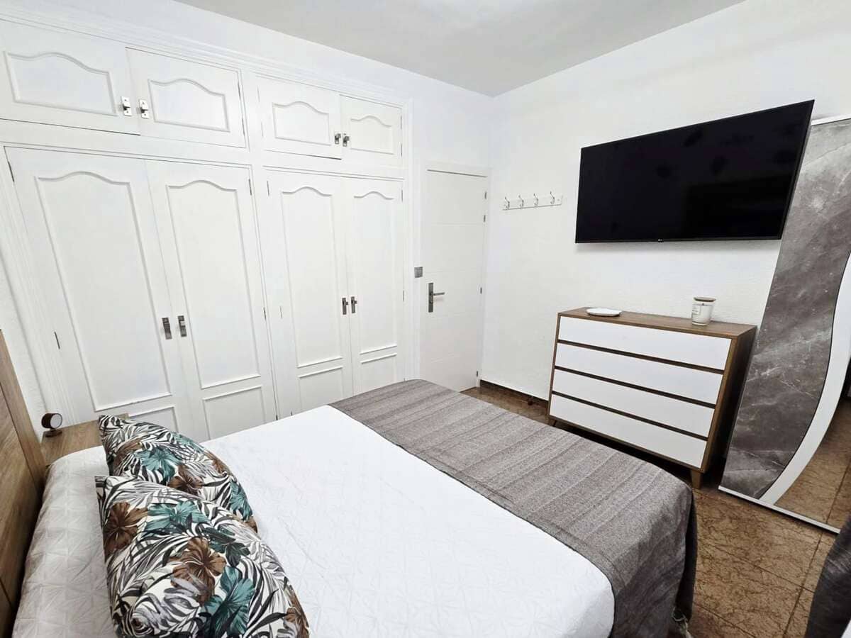 4 Zimmer Villa zu vermieten in Playa de San Juan mit Pool Garage - 10.000 € (Ref: 9916412)