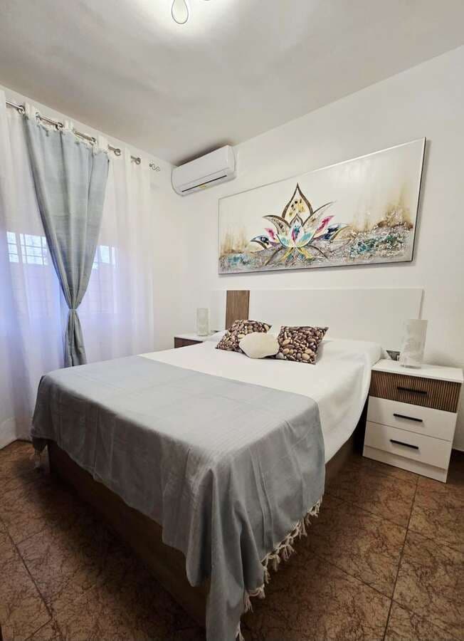 4 bedroom Villa for rent in Playa de San Juan with pool garage - € 10,000 (Ref: 9916412)