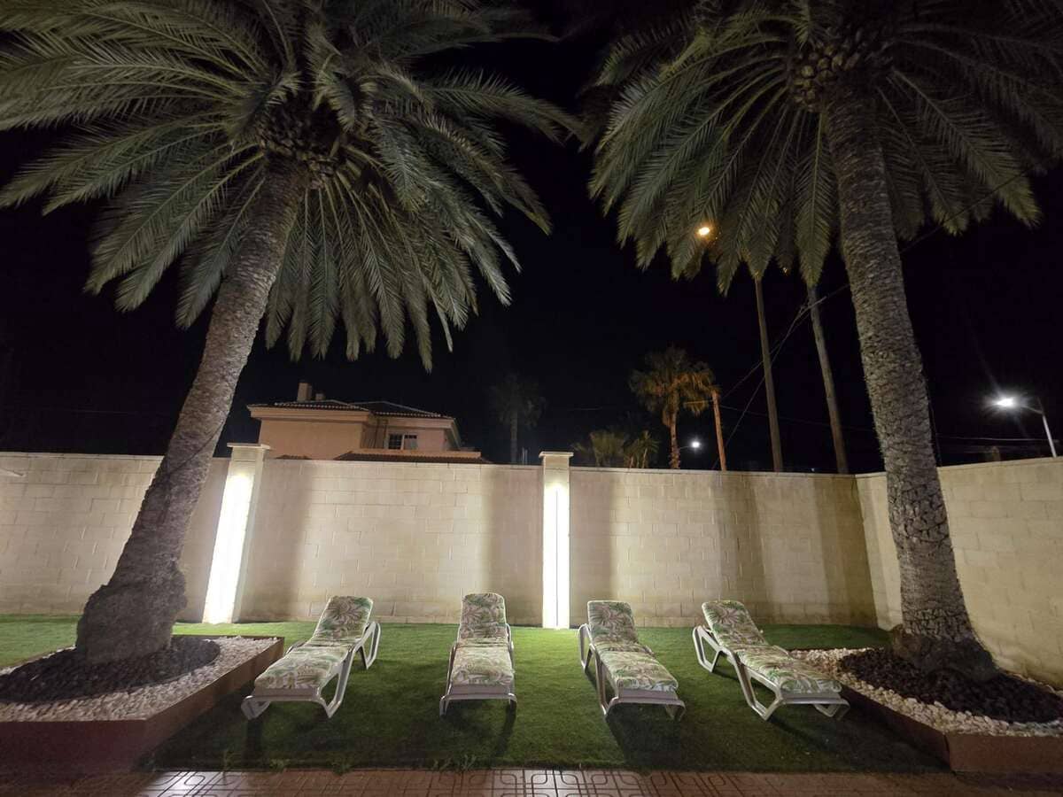 4 bedroom Villa for rent in Playa de San Juan with pool garage - € 10,000 (Ref: 9916412)