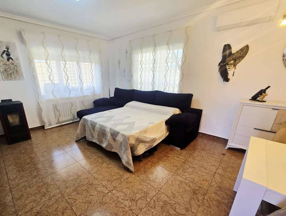 4 bedroom Villa for rent in Playa de San Juan with pool garage - € 10,000 (Ref: 9916412)