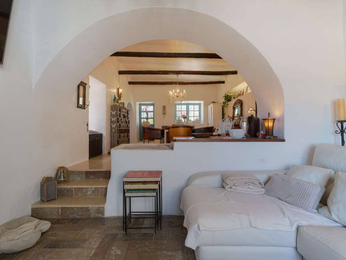 6 bedroom Villa for sale in Macher with pool garage - € 990,000 (Ref: 9932684)