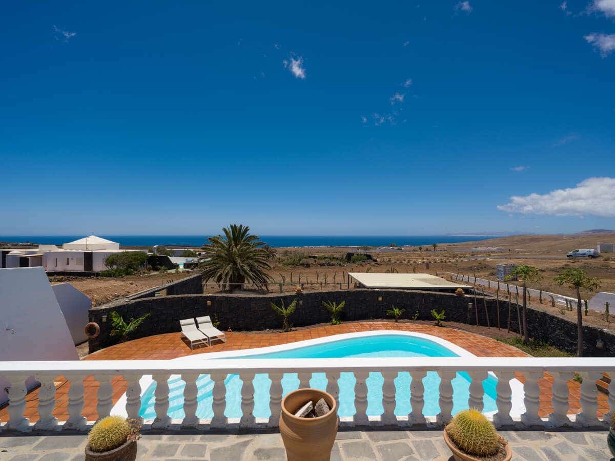 6 bedroom Villa for sale in Macher with pool garage - € 990,000 (Ref: 9932684)