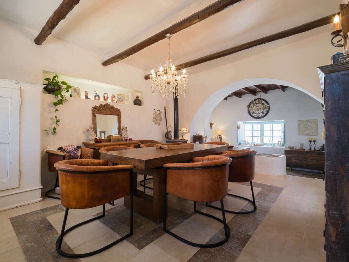 6 bedroom Villa for sale in Macher with pool garage - € 990,000 (Ref: 9932684)
