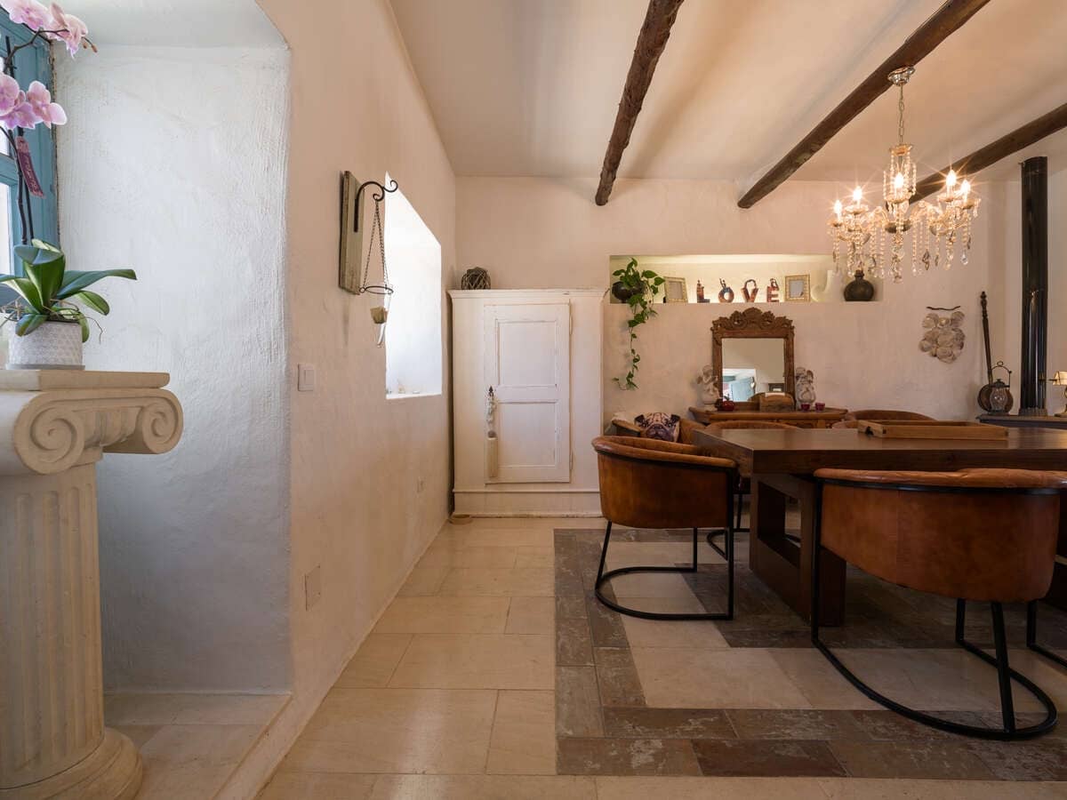 6 bedroom Villa for sale in Macher with pool garage - € 990,000 (Ref: 9932684)