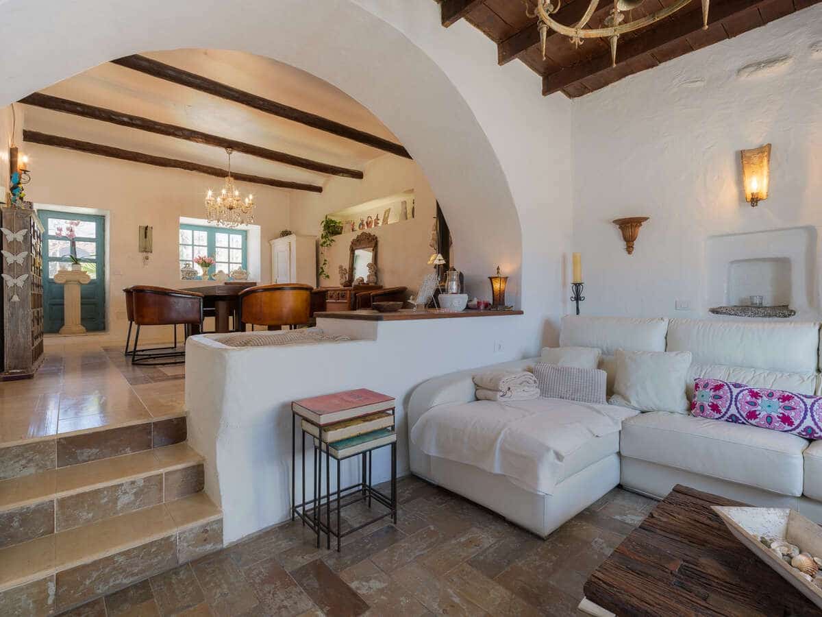 6 bedroom Villa for sale in Macher with pool garage - € 990,000 (Ref: 9932684)