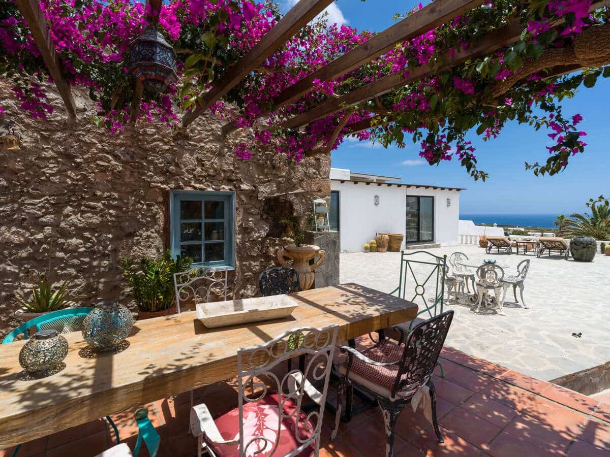 6 bedroom Villa for sale in Macher with pool garage - € 990,000 (Ref: 9932684)