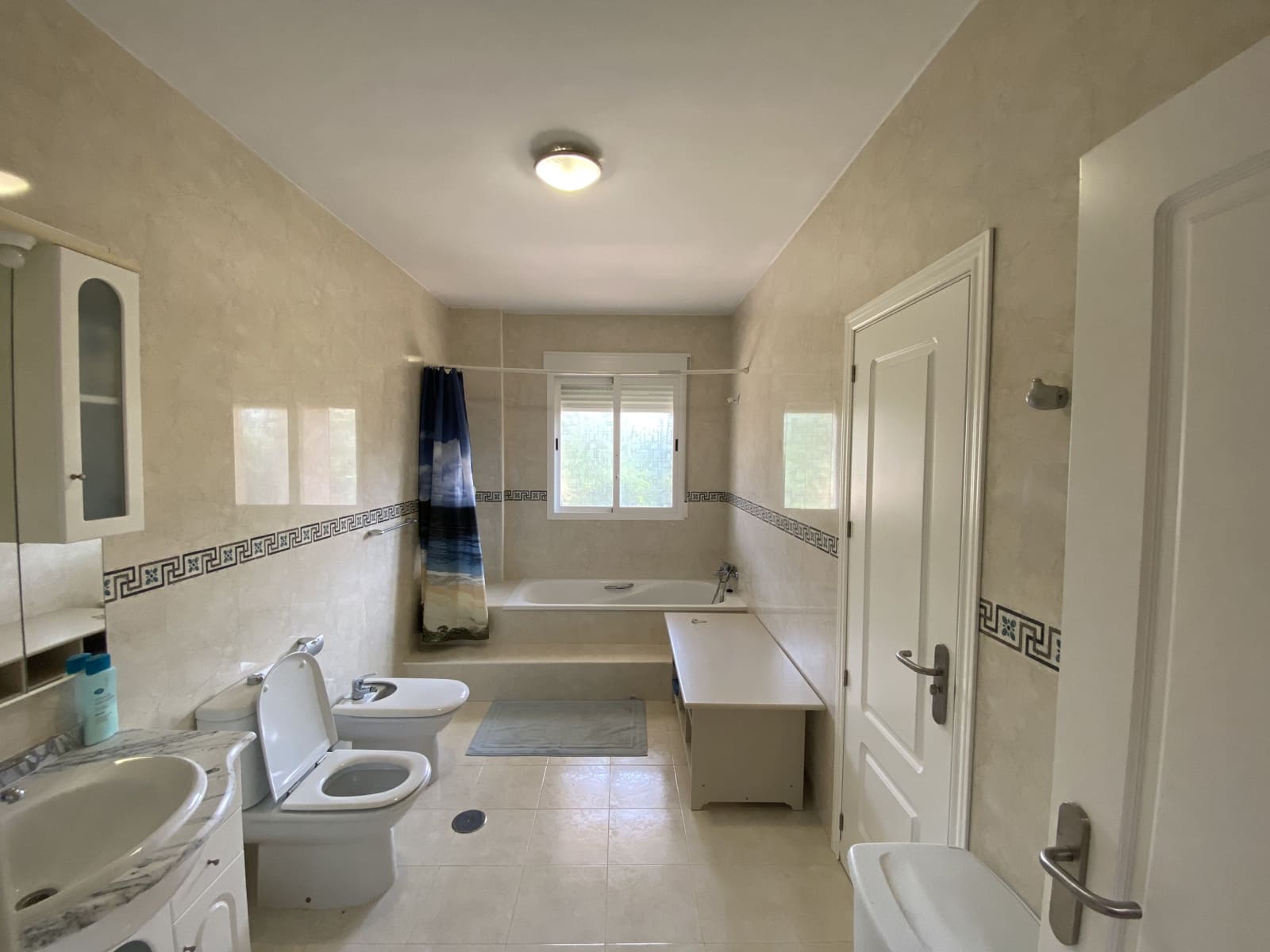 8 soveværelse Villa til salg i Moclin med swimmingpool garage - € 475.000 (Ref: 9066953)