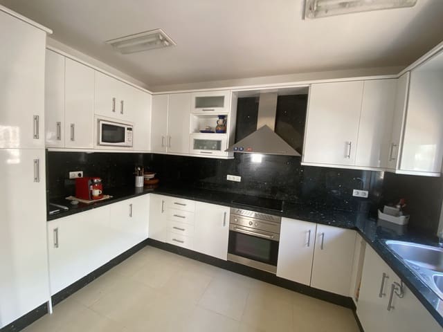 8 soveværelse Villa til salg i Moclín med swimmingpool garage - € 475.000 (Ref: 9066953)