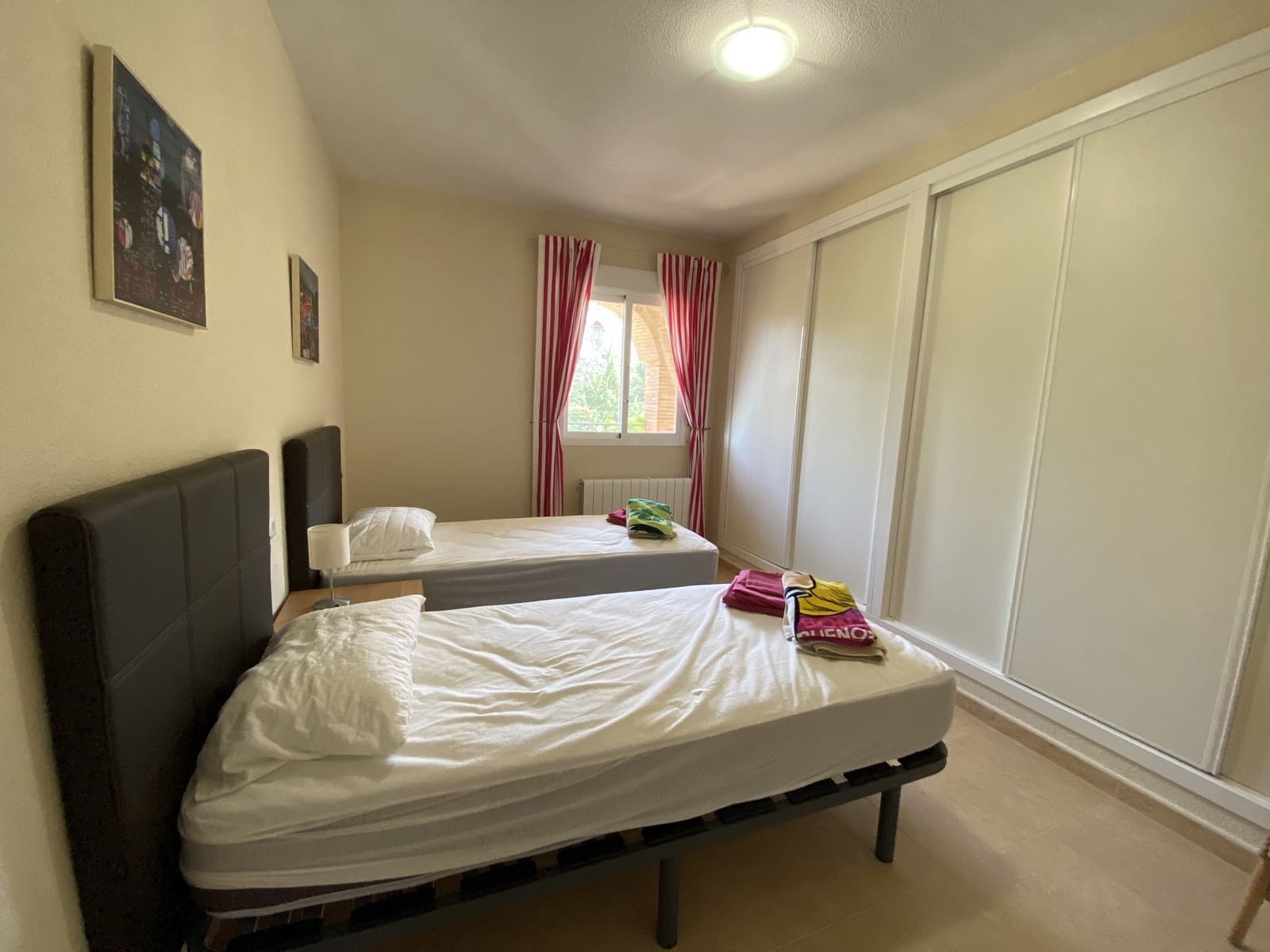 8 soveværelse Villa til salg i Moclin med swimmingpool garage - € 475.000 (Ref: 9066953)