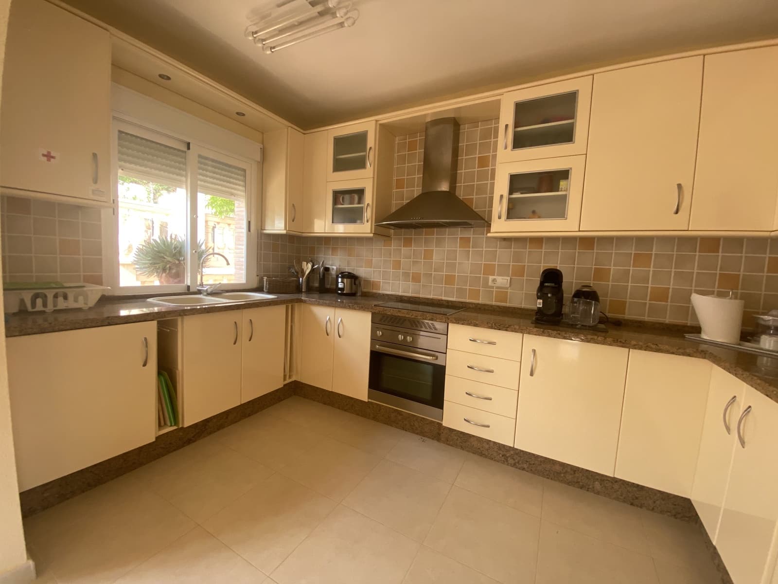 8 soveværelse Villa til salg i Moclin med swimmingpool garage - € 475.000 (Ref: 9066953)