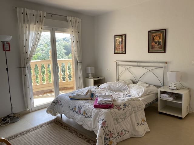 8 soveværelse Villa til salg i Moclín med swimmingpool garage - € 475.000 (Ref: 9066953)