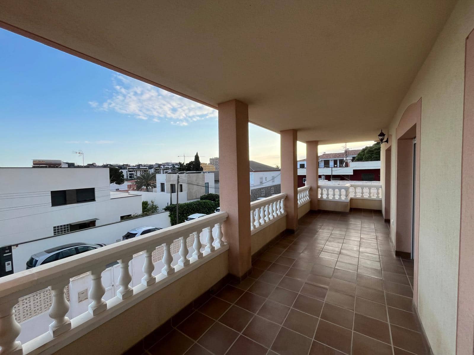 6 bedroom Villa for sale in Aguadulce (Almeria) with garage - € 550,000 (Ref: 9735064)