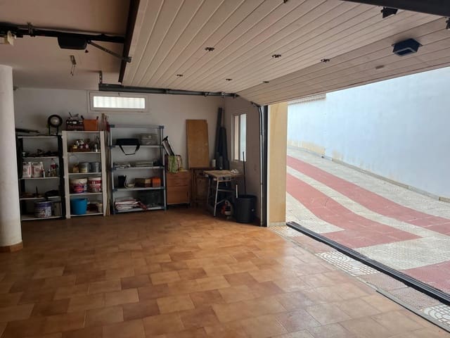 6 bedroom Villa for sale in Aguadulce (Almeria), Roquetas de Mar with garage - € 550,000 (Ref: 9735064)