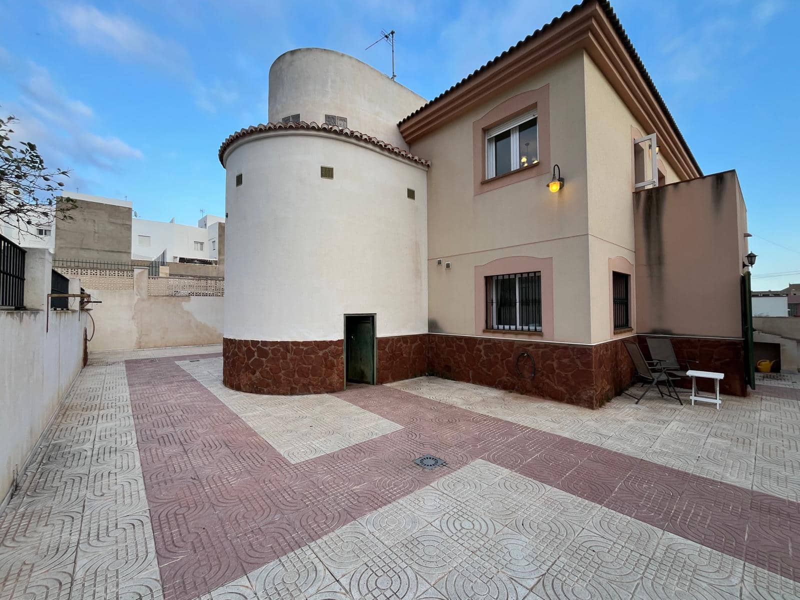 6 bedroom Villa for sale in Aguadulce (Almeria) with garage - € 550,000 (Ref: 9735064)