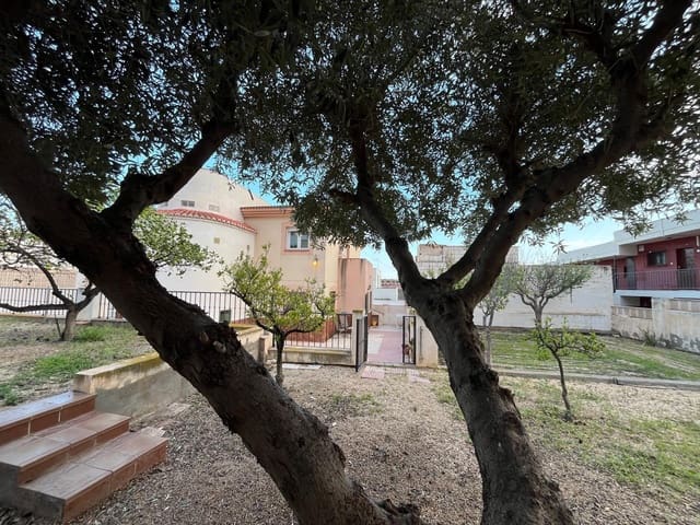 6 bedroom Villa for sale in Aguadulce (Almeria), Roquetas de Mar with garage - € 550,000 (Ref: 9735064)